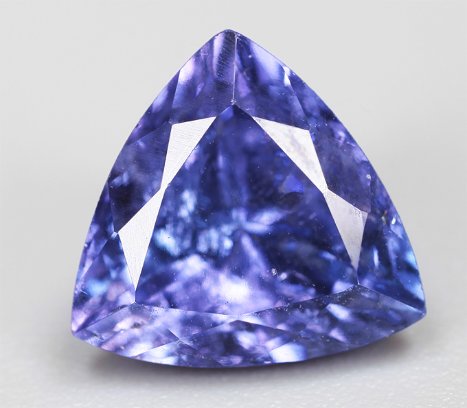 Танзанит высокой чистоты 1,44 карата