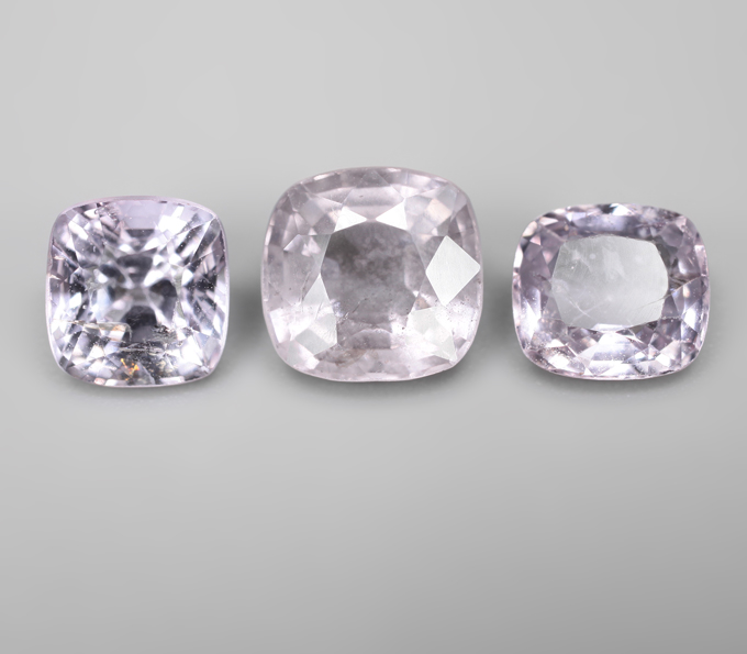 Набор из 3 сиреневых шпинелей со сменой цвета 3,85 карата