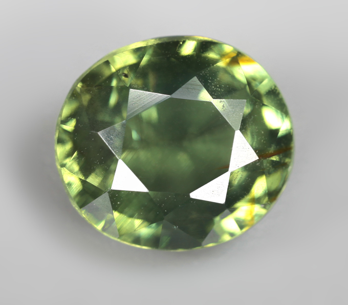 Редкий зеленый циркон 2,21 карата