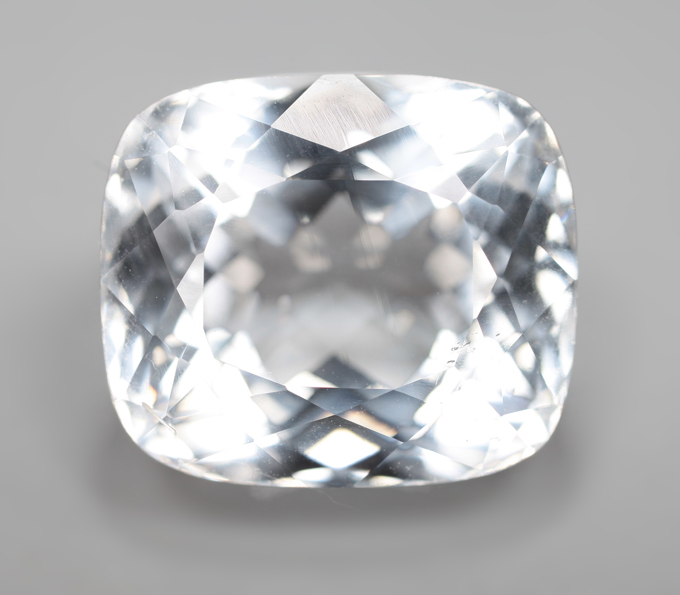 Крупный гошенит высокой чистоты 16,15 карата