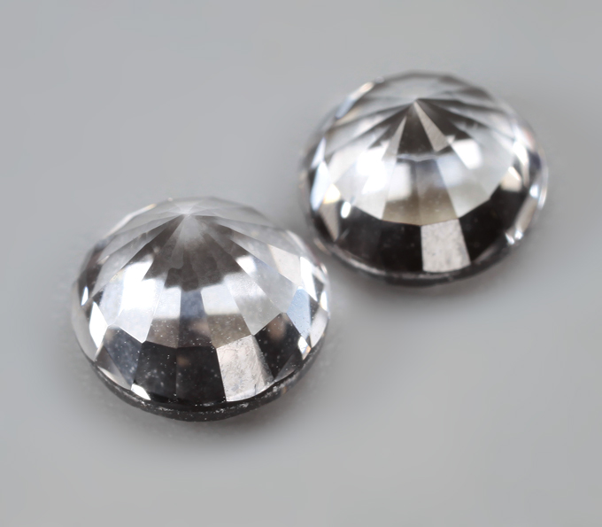 Пара бесцветных данбуритов 1,62 карата