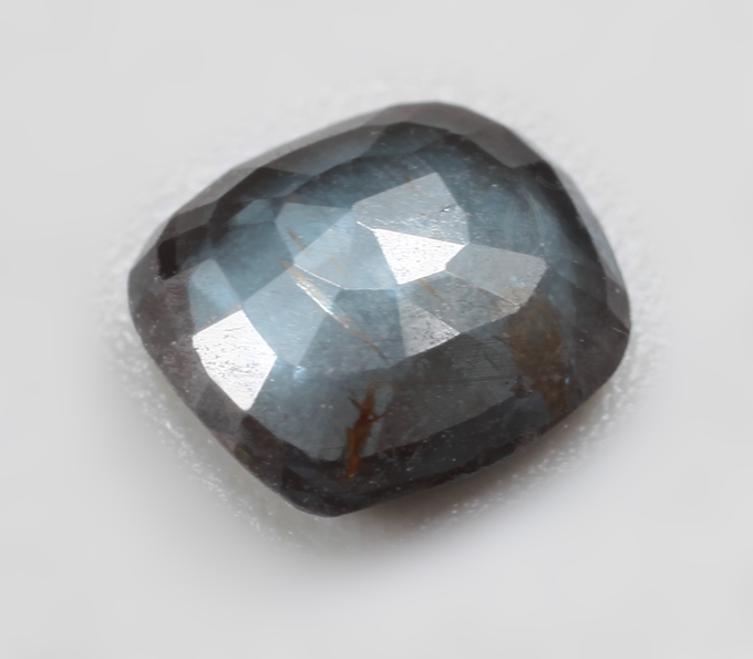 Редкий синий гранат со сменой цвета 0,67 карата