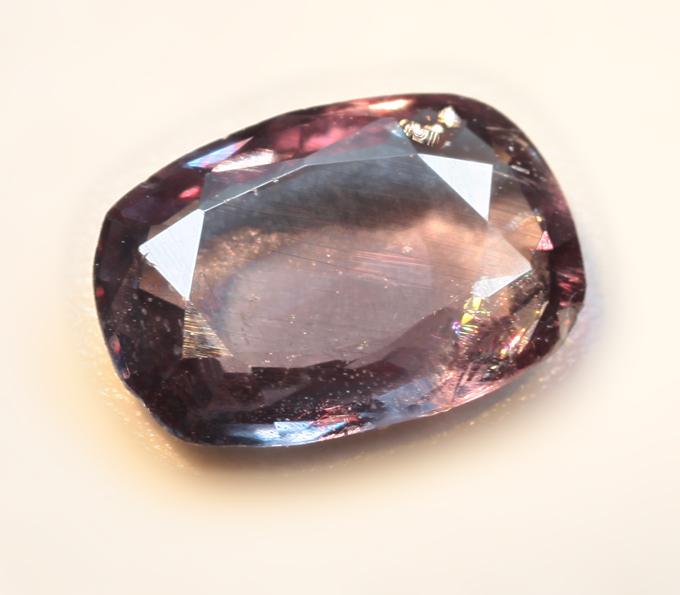 Редкий синий гранат со сменой цвета 0,7 карата