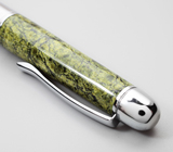 Шариковая ручка со серпентинитом