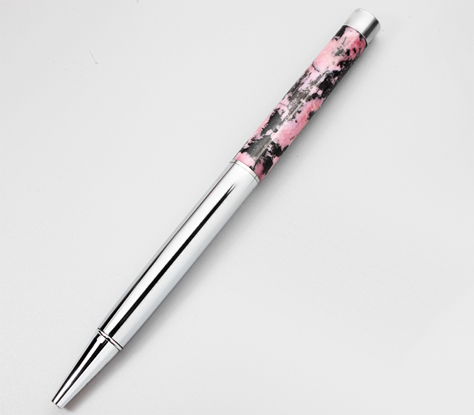 Шариковая ручка с родонитом