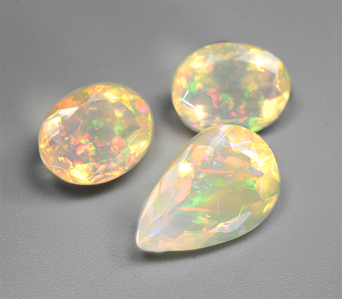 Набор из 3 ограненных эфиопских опалов 3,94 карата