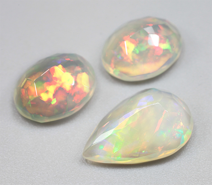 Набор из 3 ограненных эфиопских опалов 3,94 карата