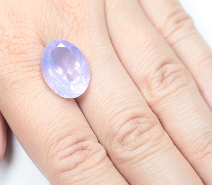 Ччистейший крупный лавандовый аметист 12,12 карата