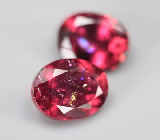 Пара рубеллитов 2,32 карата