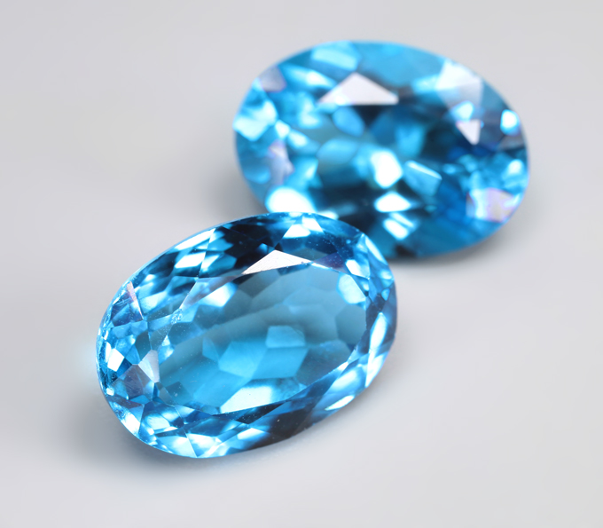 Крупная пара Swiss топазов 15,22 карата