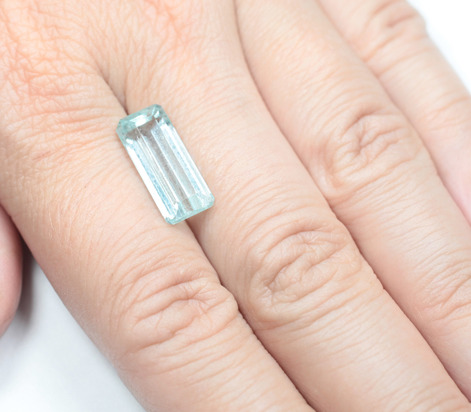 Аквамарин редкой огранки 6,31 карата