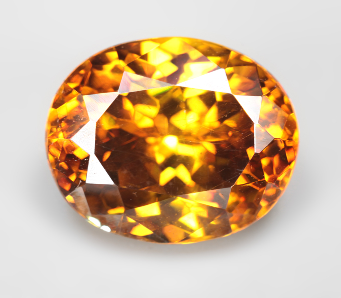 Яркий крупный сфалерит высокой дисперсии 7,09 карата