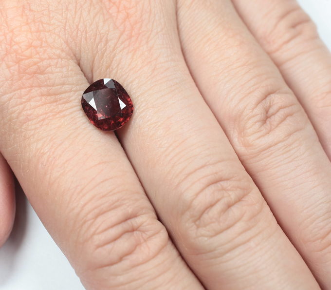 Рубеллит турмалин 3,2 карата