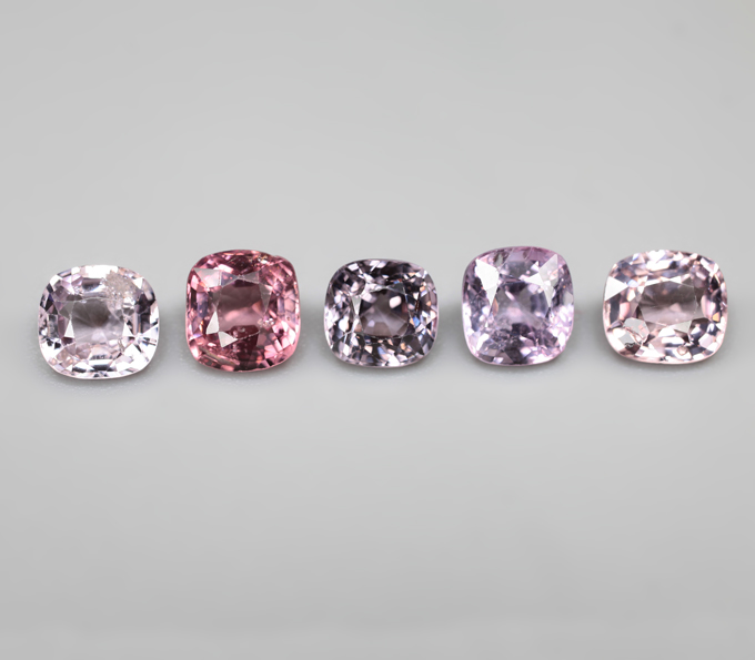 Крупный набор из 5 шпинелей высокой чистоты 4,47 карата