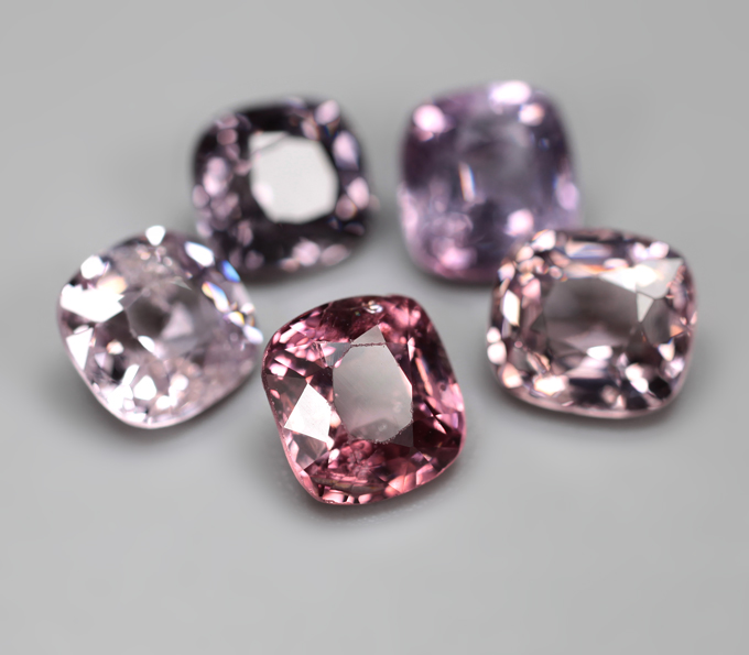 Крупный набор из 5 шпинелей высокой чистоты 4,47 карата