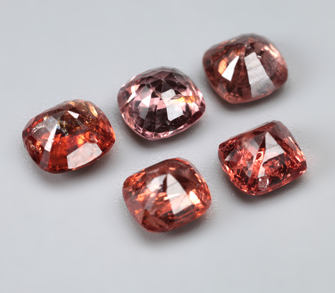 Набор из 5 шпинелей 5,4 карата