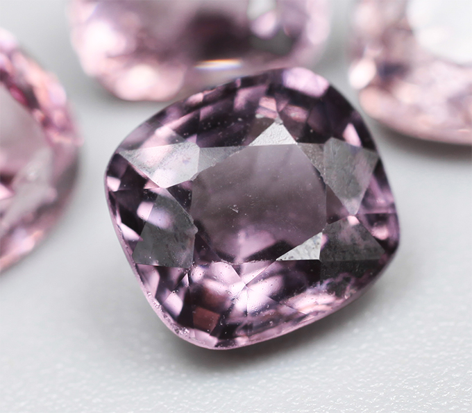 Набор из 4 шпинелей 2,93 карата