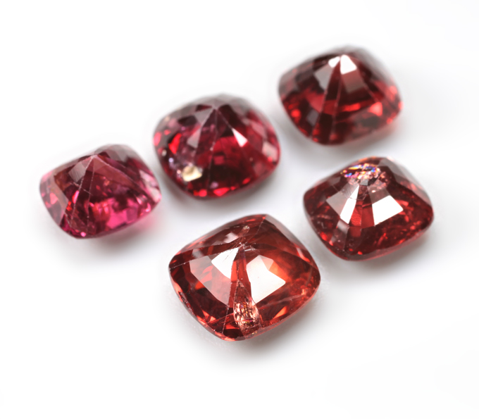 Крупный набор из 5 шпинелей 7,55 карата