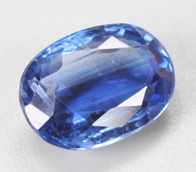 Кианит 2,35 карата