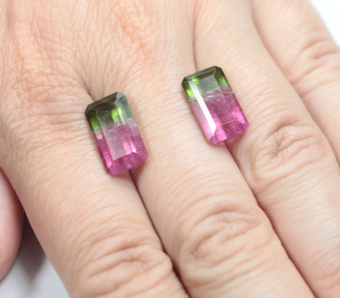 Редкая крупная пара контрастных арбузных турмалинов 12,6 карата