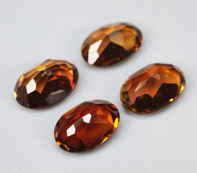 Набор из 4 золотисто-оранжевых турмалинов высокой чистоты 3,14 карата