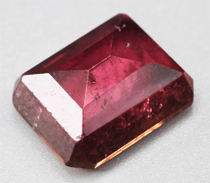 Полихромный турмалин 3,6 карата