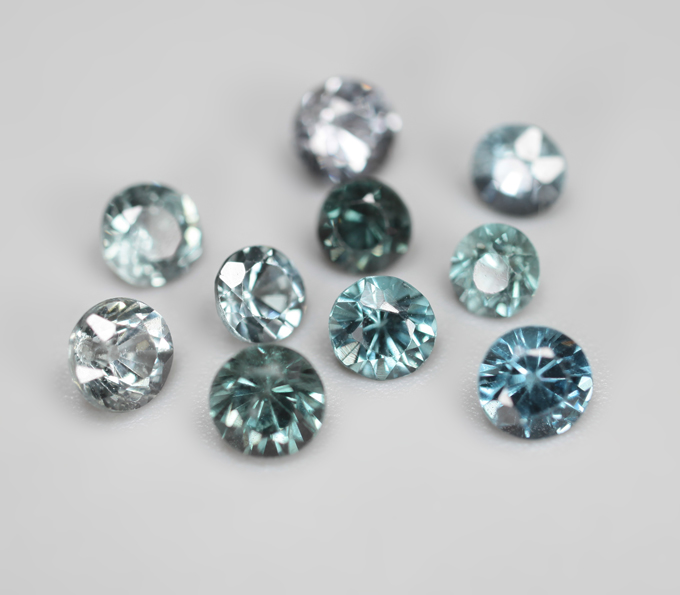Набор из 12 шпинелей редких оттенков 2,16 карата
