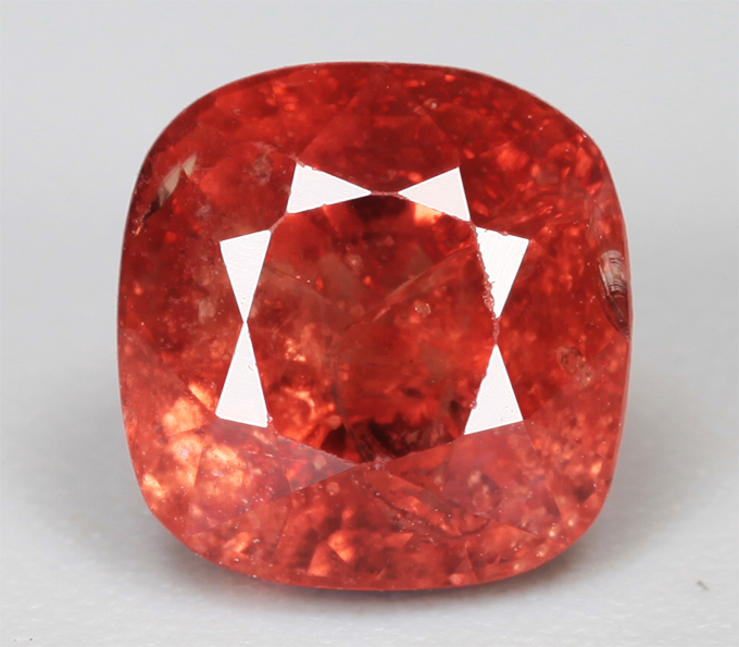 Оранжевато-красная шпинель 1,21 карата